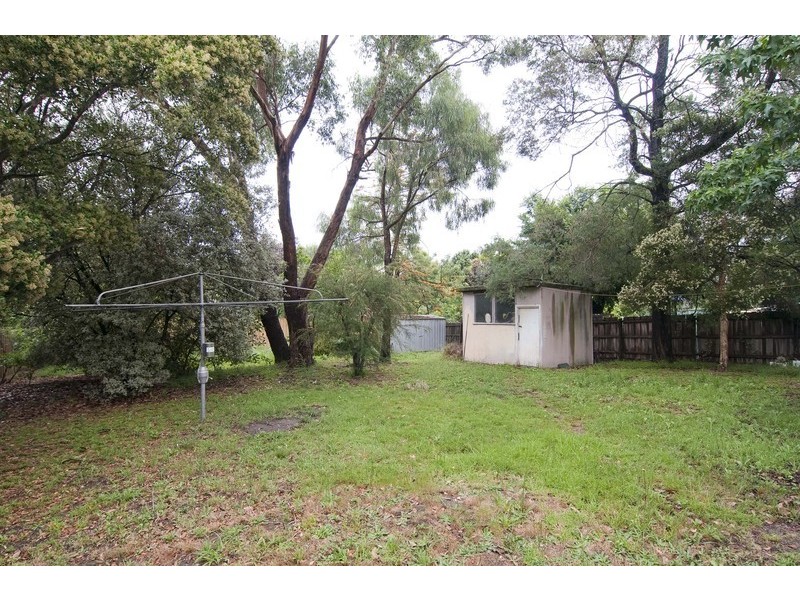 11 Andrew Street, Mooroolbark VIC 3138