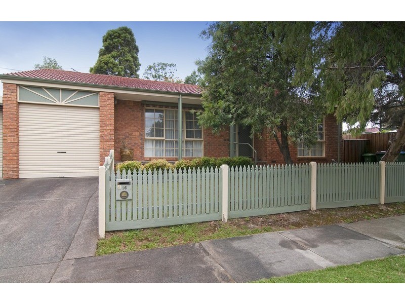 16 Midhurst Road, Croydon VIC 3136