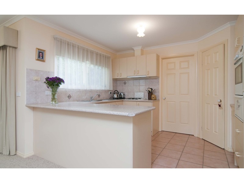 16 Midhurst Road, Croydon VIC 3136