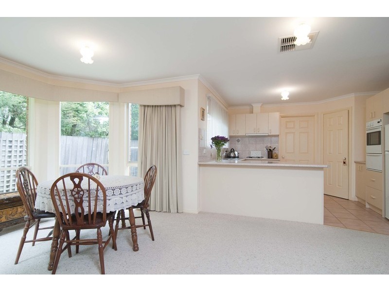 16 Midhurst Road, Croydon VIC 3136