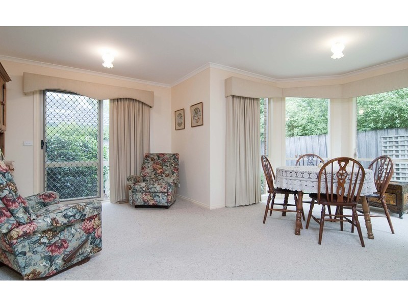 16 Midhurst Road, Croydon VIC 3136