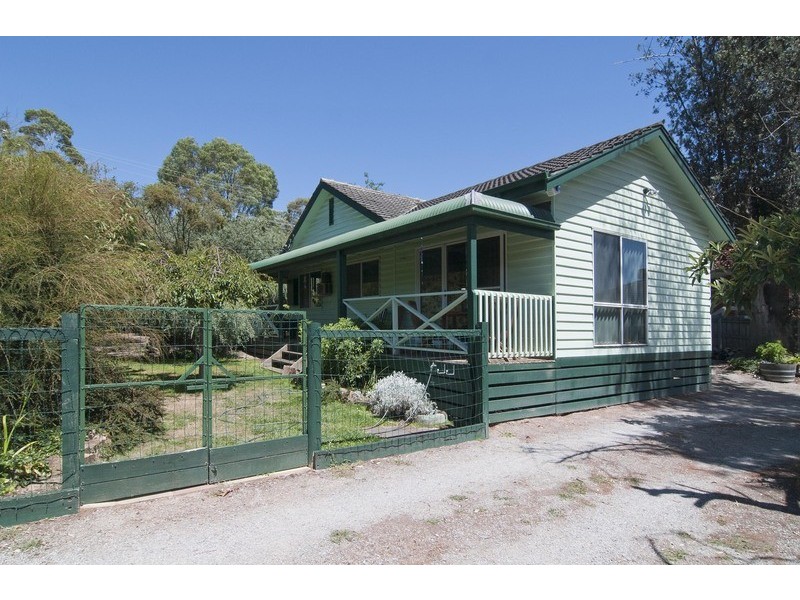 9 Lincoln Road, Croydon VIC 3136