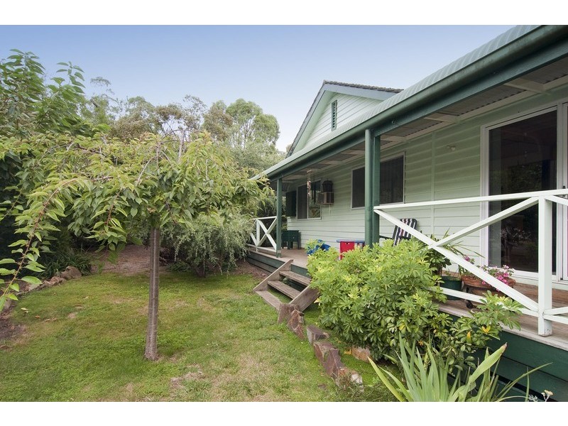 9 Lincoln Road, Croydon VIC 3136