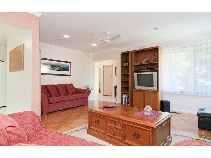 4 Edward Court, Croydon VIC 3136
