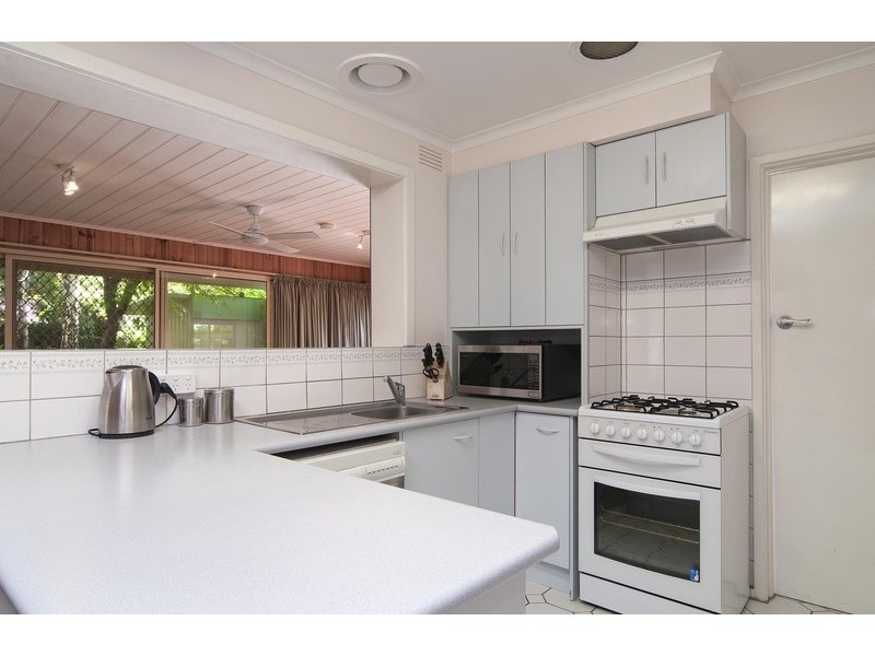 4 Edward Court, Croydon VIC 3136