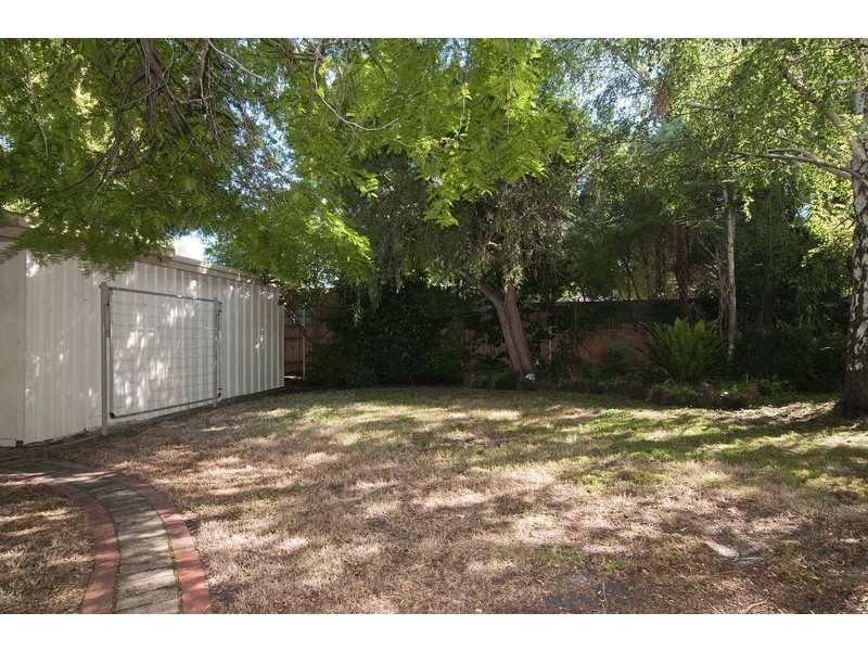 4 Edward Court, Croydon VIC 3136