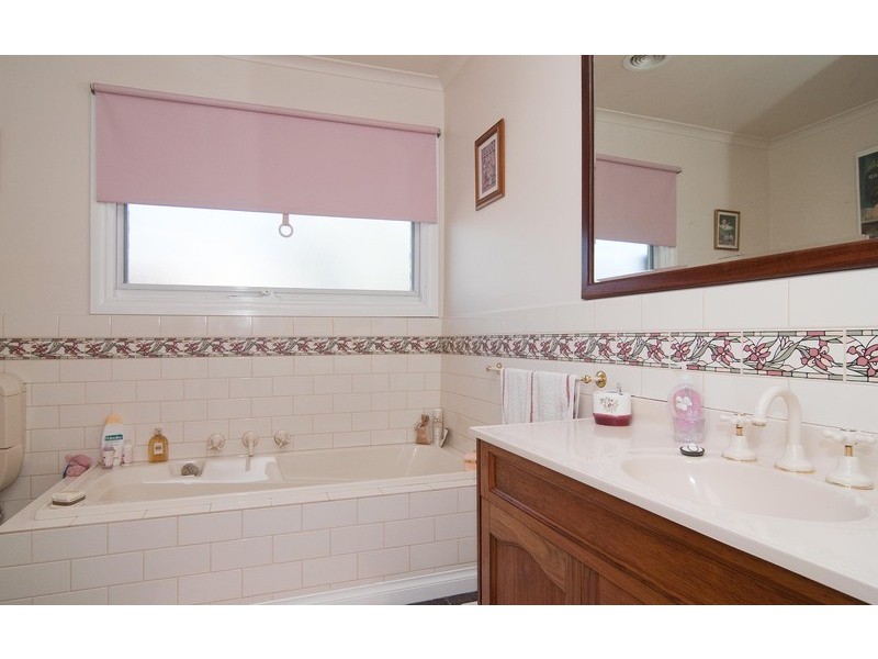 80 Mt Dandenong Road, Croydon VIC 3136
