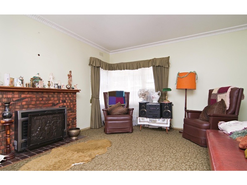 4 Eric Street, Croydon VIC 3136