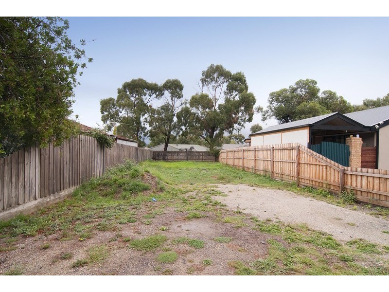1 / 19 Landstrom Quadrant, Kilsyth VIC 3137