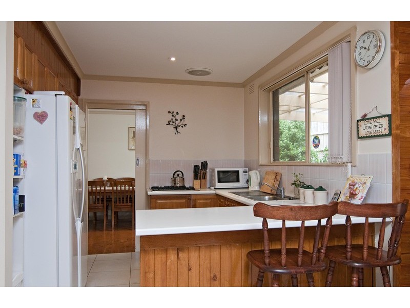 4 Parry Drive, Mooroolbark VIC 3138