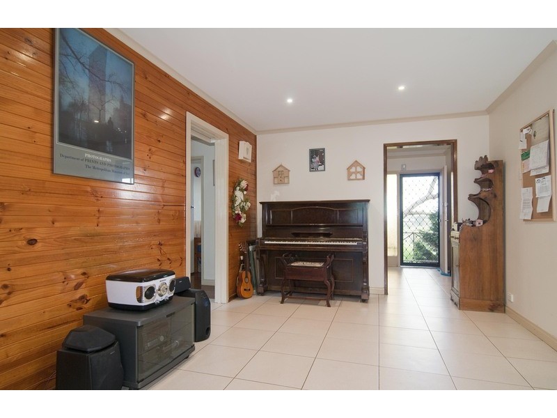 4 Parry Drive, Mooroolbark VIC 3138