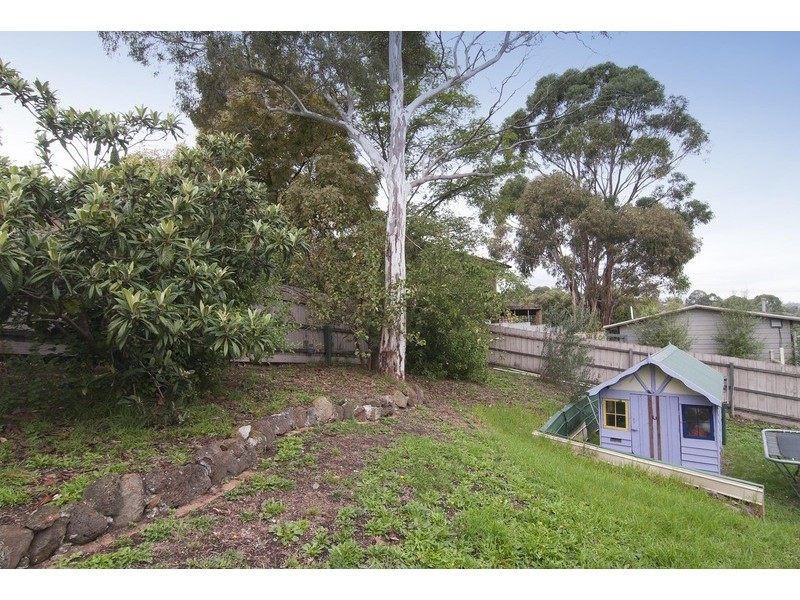 4 Parry Drive, Mooroolbark VIC 3138