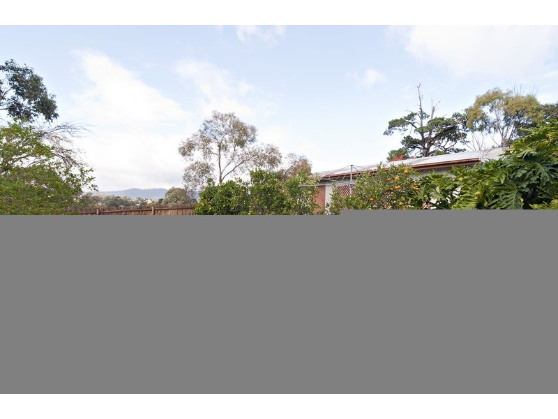 44 Greenslopes Drive, Mooroolbark VIC 3138