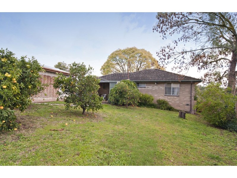 44 Greenslopes Drive, Mooroolbark VIC 3138