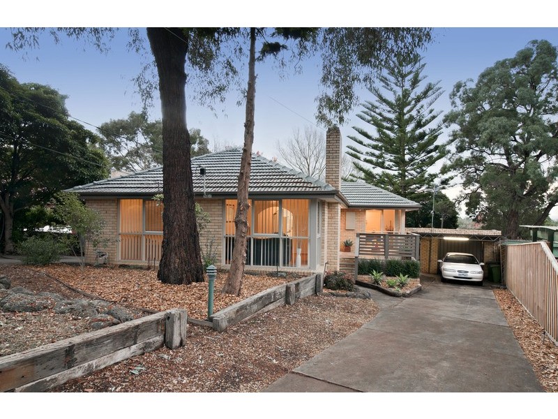 13 Taronga Crescent, Croydon VIC 3136