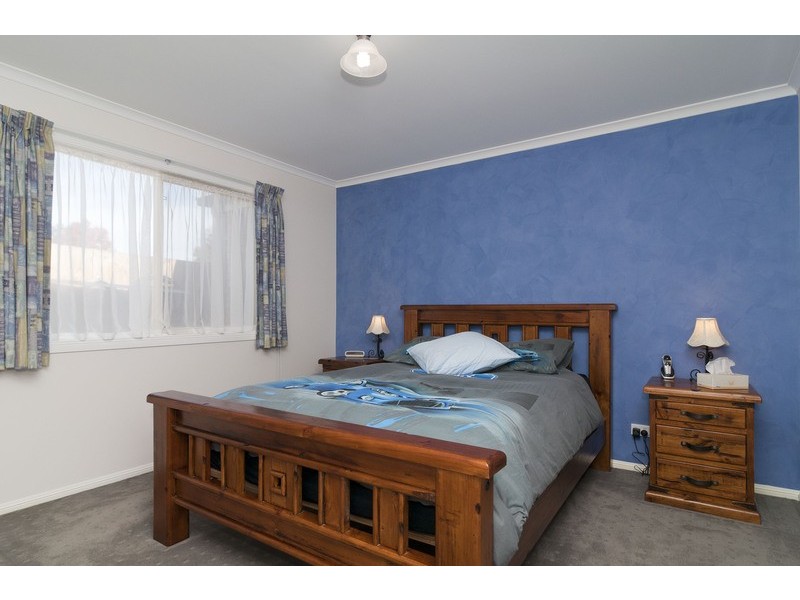 20B Longfellow Avenue, Mooroolbark VIC 3138