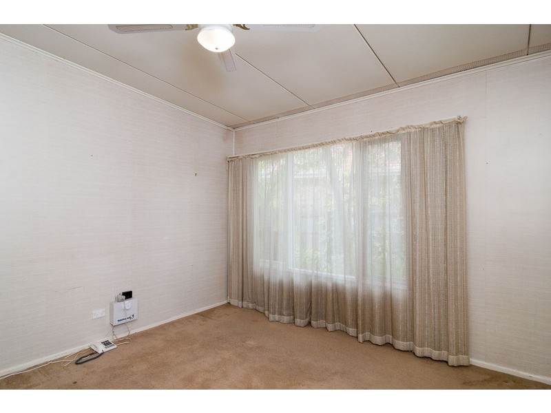 14 Melton Grove, Croydon VIC 3136