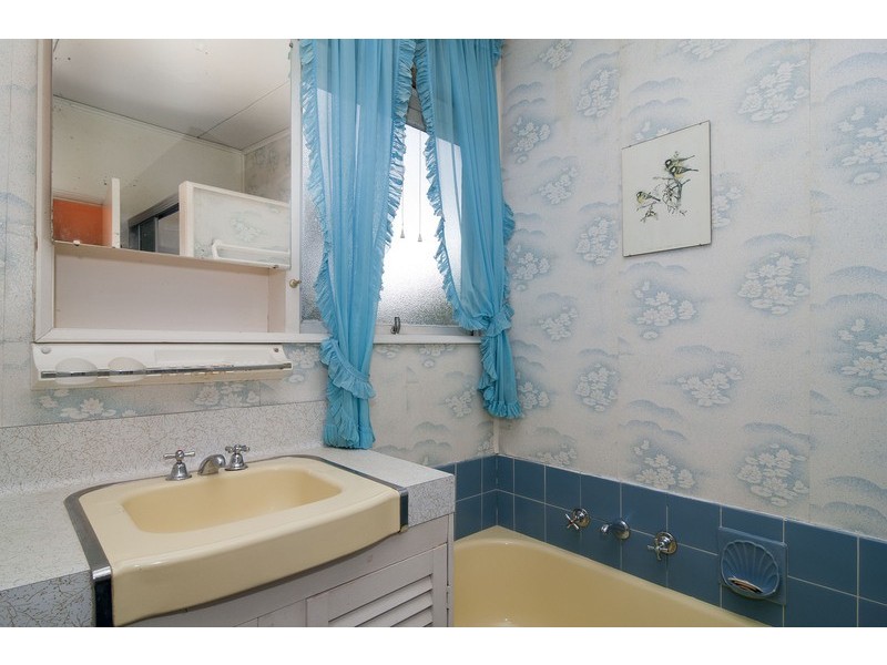 14 Melton Grove, Croydon VIC 3136
