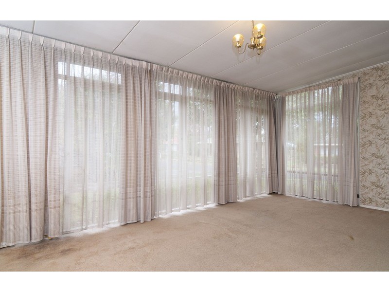 14 Melton Grove, Croydon VIC 3136