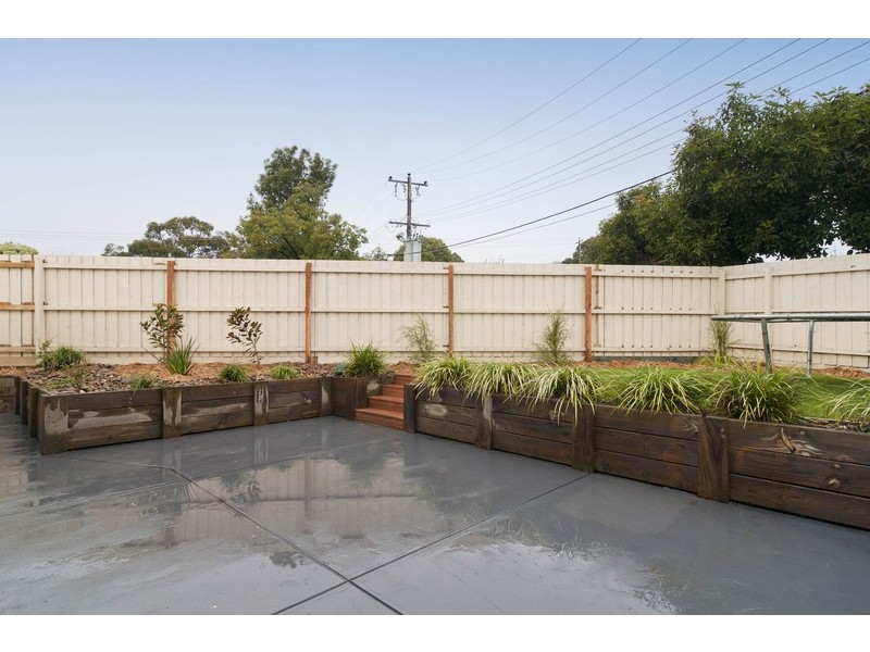 2 Broughton Avenue, Croydon VIC 3136