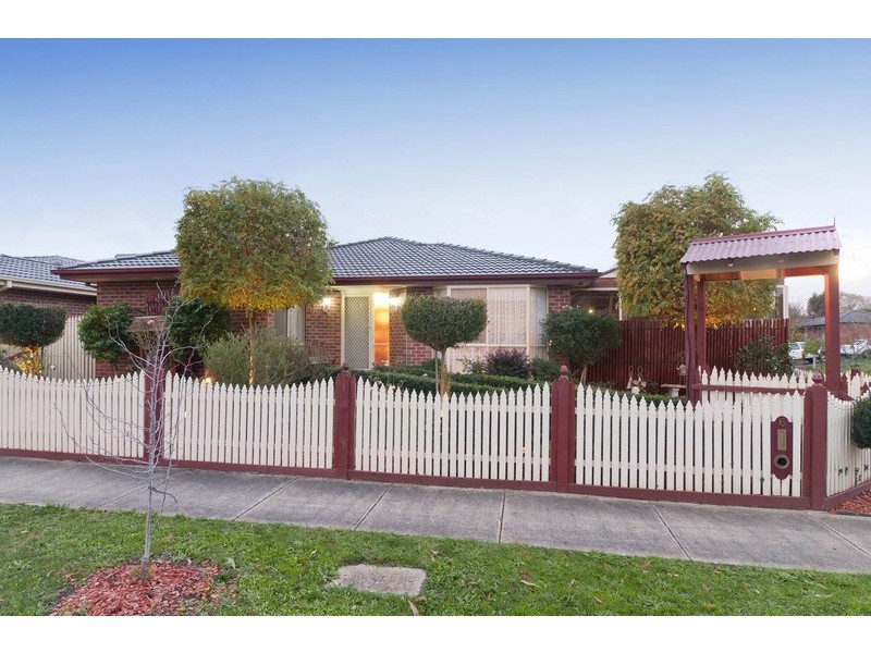 6 Grierson Drive, Kilsyth VIC 3137