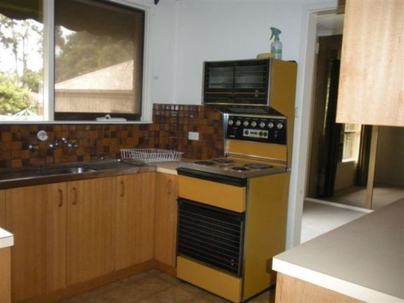 10 Winchester Drive, Bayswater North VIC 3153