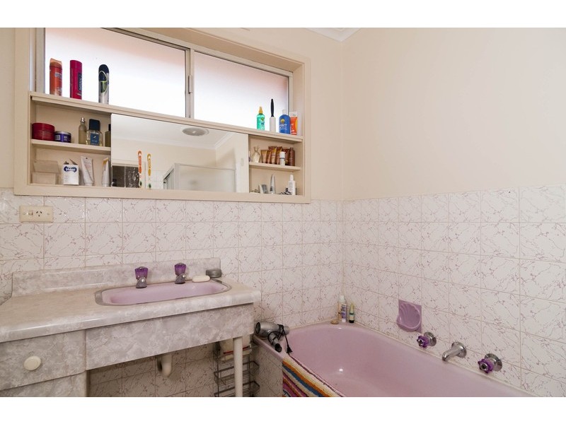 1/2 Sevenoaks Avenue, Croydon VIC 3136