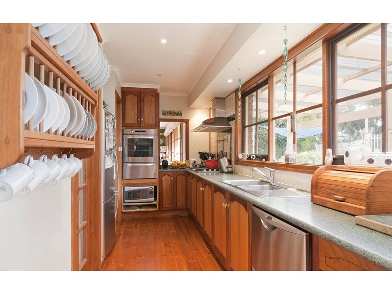 5 Samuel Beavis Drive, Croydon Hills VIC 3136