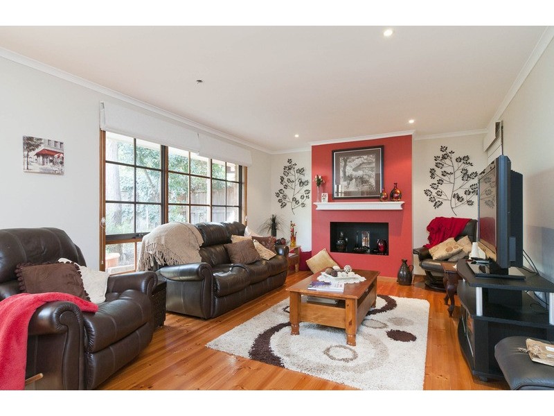 5 Samuel Beavis Drive, Croydon Hills VIC 3136