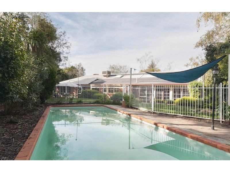 5 Samuel Beavis Drive, Croydon Hills VIC 3136