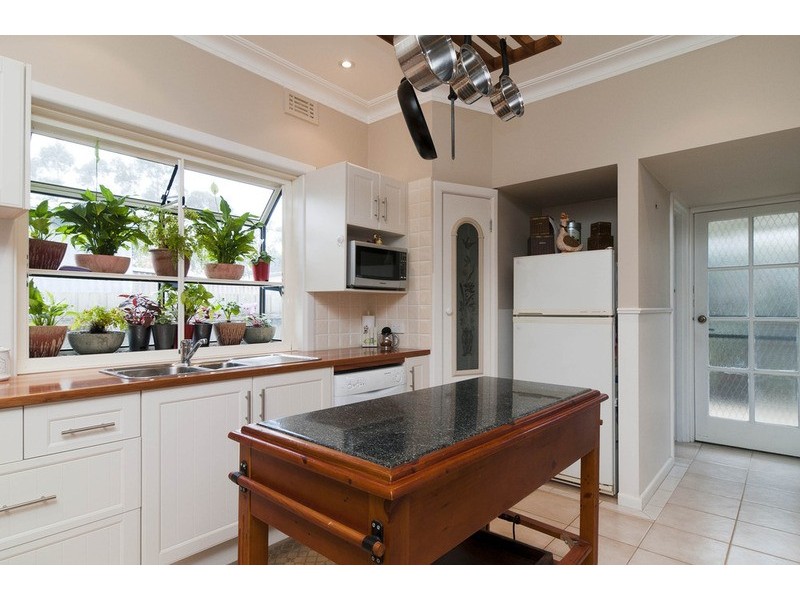 24 Parrs Road, Croydon VIC 3136