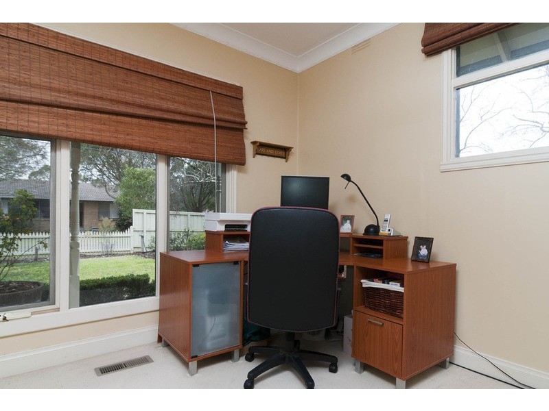 24 Parrs Road, Croydon VIC 3136