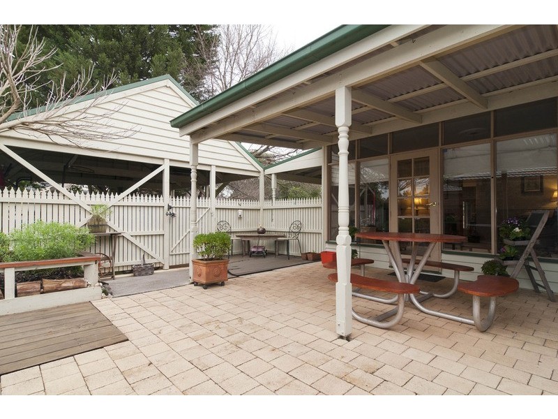 24 Parrs Road, Croydon VIC 3136