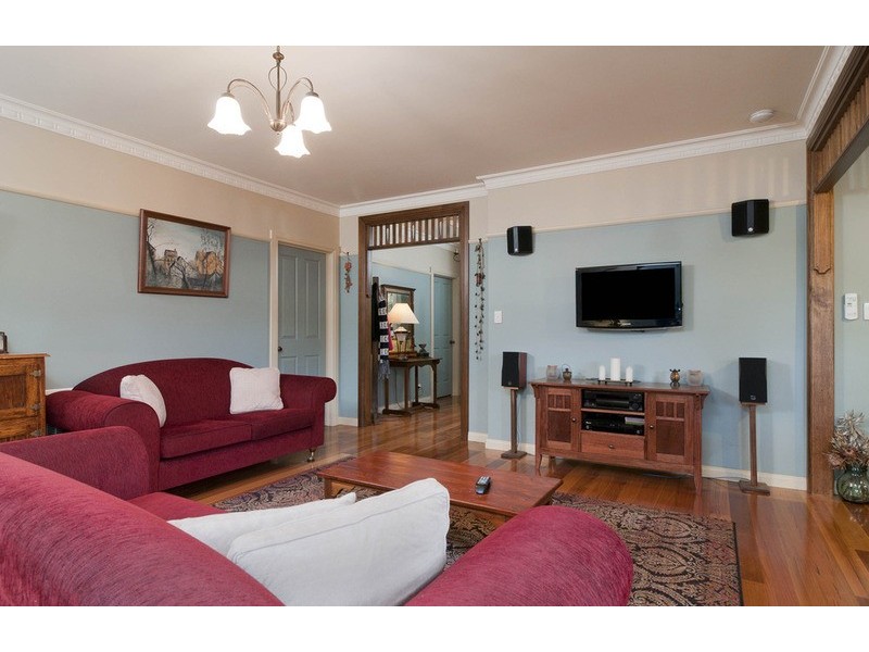 38 Beaufort Road, Croydon VIC 3136