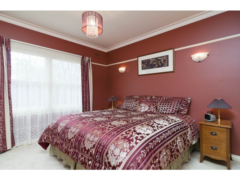 38 Beaufort Road, Croydon VIC 3136