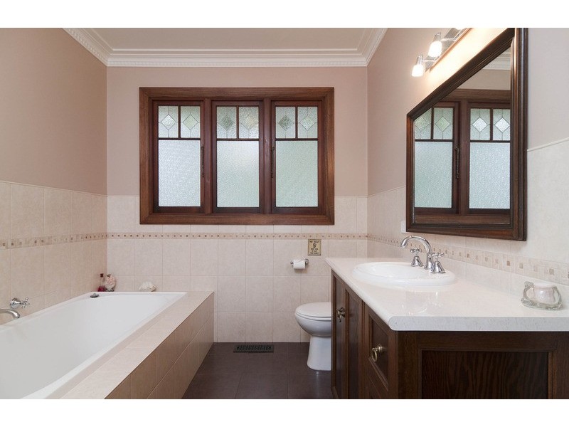 38 Beaufort Road, Croydon VIC 3136