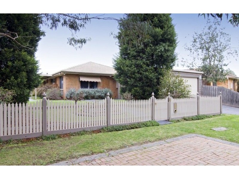 10 Briar Rose Walk, Croydon VIC 3136