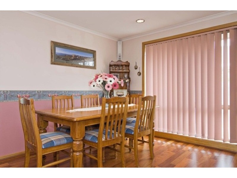 10 Briar Rose Walk, Croydon VIC 3136