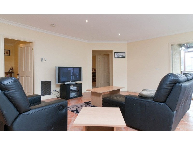 126 Dorset Road, Croydon VIC 3136