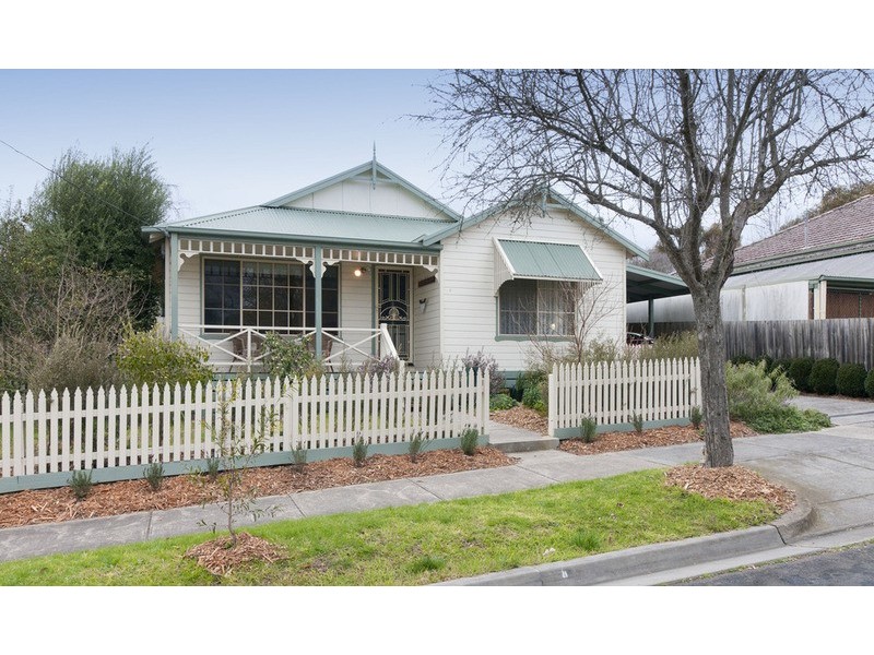 2 Kincumber Drive, Croydon VIC 3136
