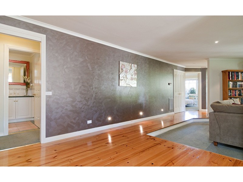 11 Cheeseman Street, Croydon VIC 3136