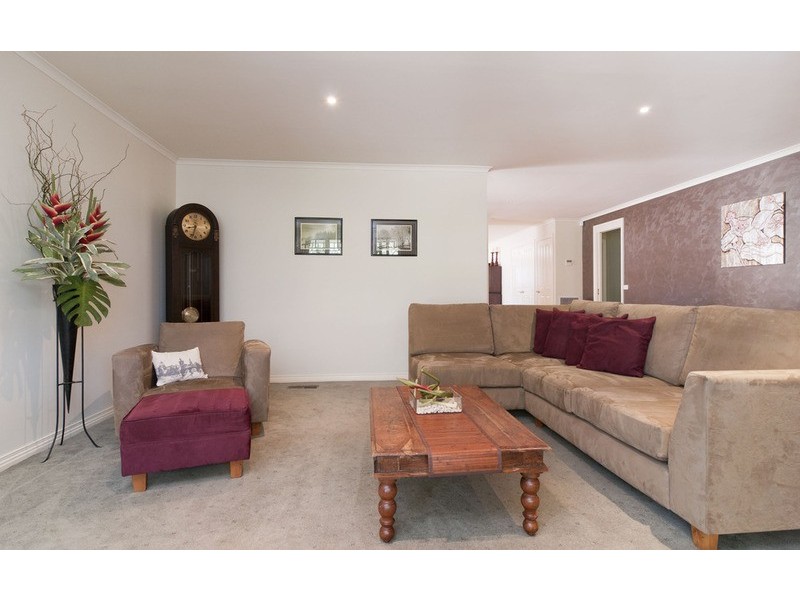 11 Cheeseman Street, Croydon VIC 3136