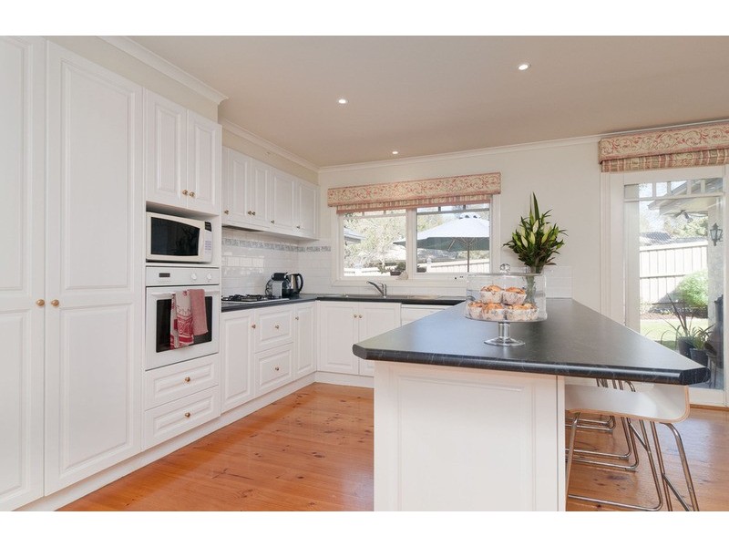 11 Cheeseman Street, Croydon VIC 3136