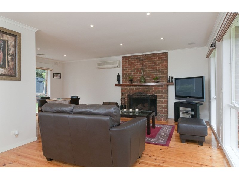 13 Crossman Drive, Croydon Hills VIC 3136