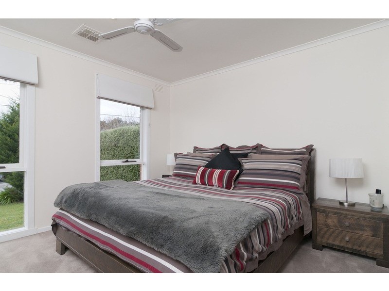 13 Crossman Drive, Croydon Hills VIC 3136
