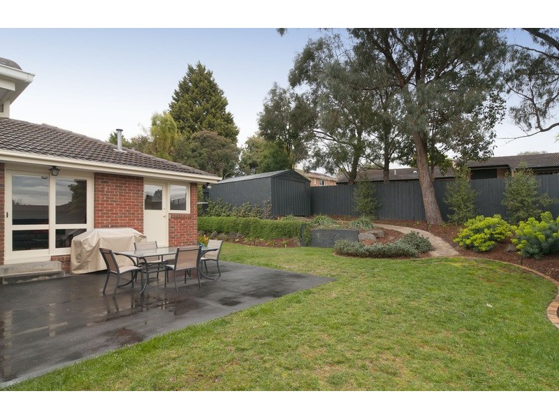 13 Crossman Drive, Croydon Hills VIC 3136