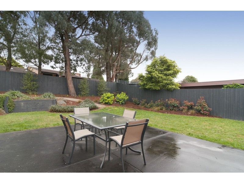 13 Crossman Drive, Croydon Hills VIC 3136