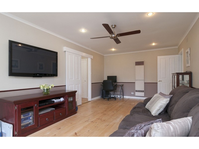 2/37 Warrien Road, Croydon North VIC 3136