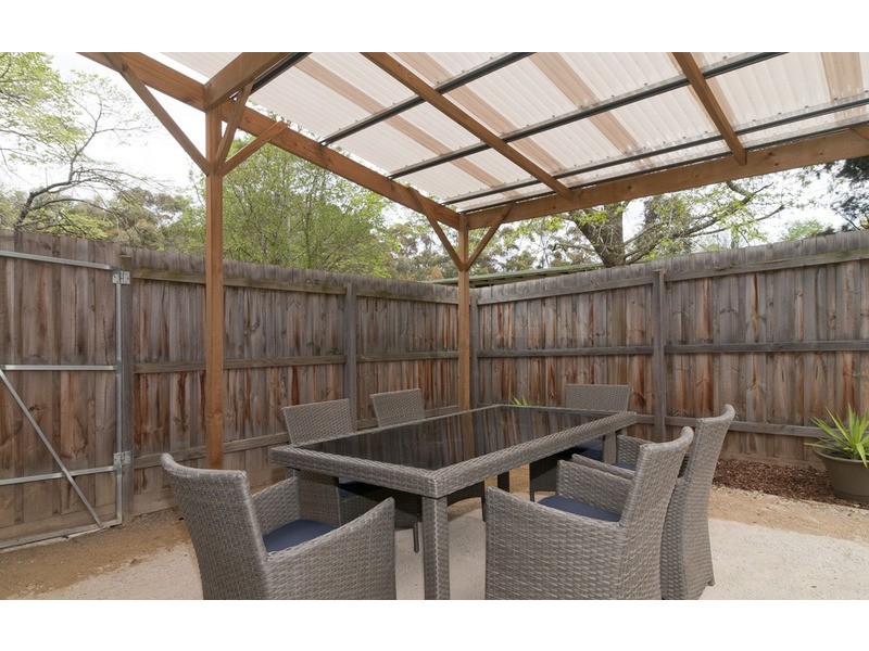 2/37 Warrien Road, Croydon North VIC 3136