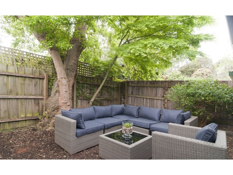 2/37 Warrien Road, Croydon North VIC 3136